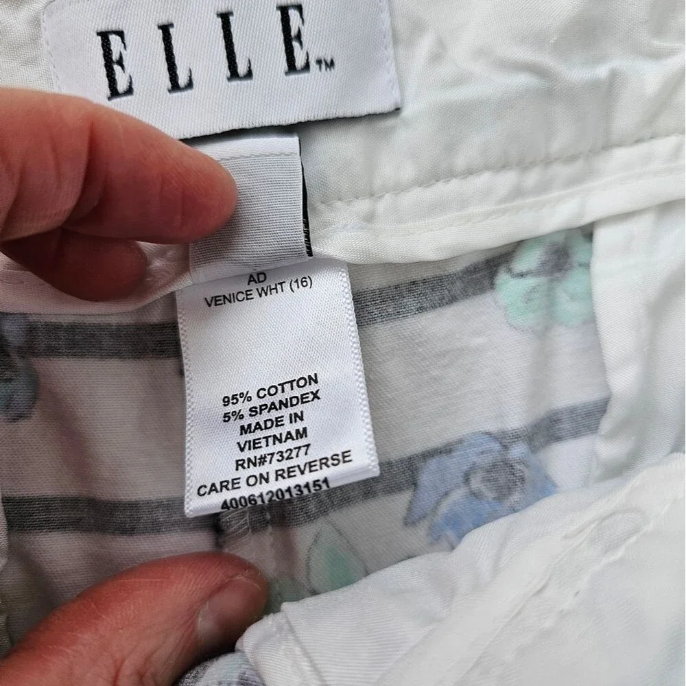 Elle Venice White Shorts Blue Flowers Striped floral preppy chino shorts Size 16 - Picture 12 of 13